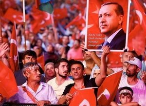 <p>Історичний референдум у Туреччині</p>