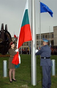 Flag raising ceremony in honor of Bulgaria's joining NATO. NATO HQ, April 2, 2004 © NATO