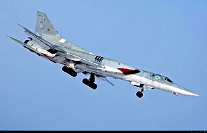 Ту-22, дальний сверхзвуковой бомбардировщик.