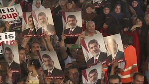 Сторонники Мурси идут маршем по Каиру