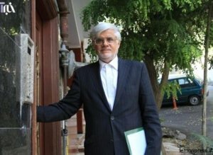 Кандидат у президенти Ірану від крила реформаторів Мохаммад Реза Ареф вночі у вівторок, 11 червня, оголосив про рішення зняти свою кандидатуру на користь Хассана Роухані