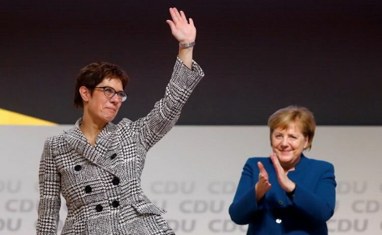 Поки що позиції голови ХДС А. Крамп-Карренбауер тримаються на неформальному авторитеті А. Меркель