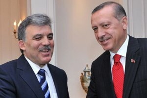 2002 року в Туреччині виник правлячий тандем з прем'єр-міністра Р. Ердогана і президента А. Гюля